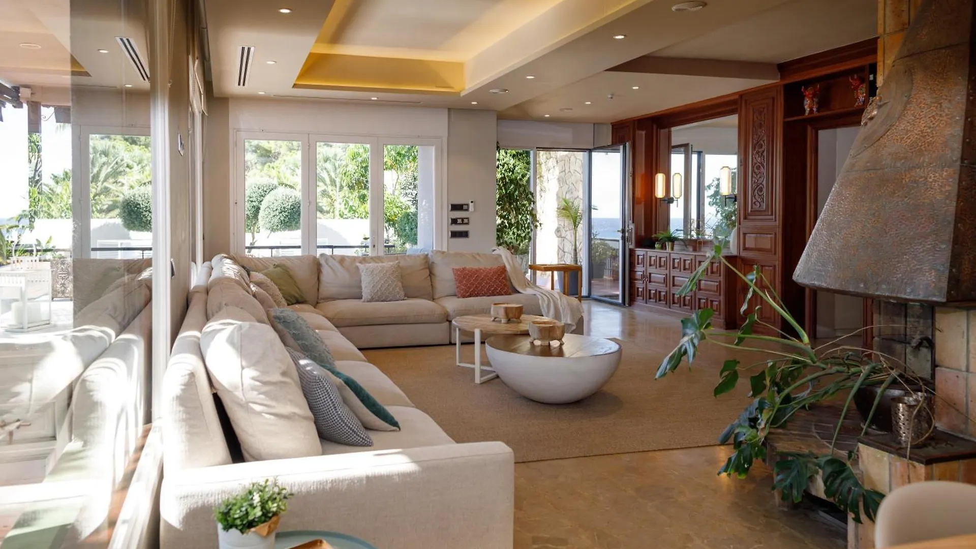 Luxurious Villa La Paz: Beach, Port Aventura Golf Salou