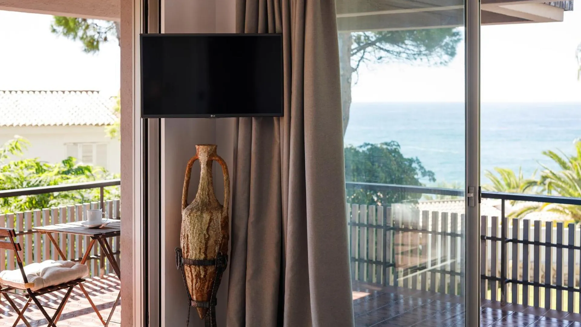 Luxurious Villa La Paz: Beach, Port Aventura Golf Salou