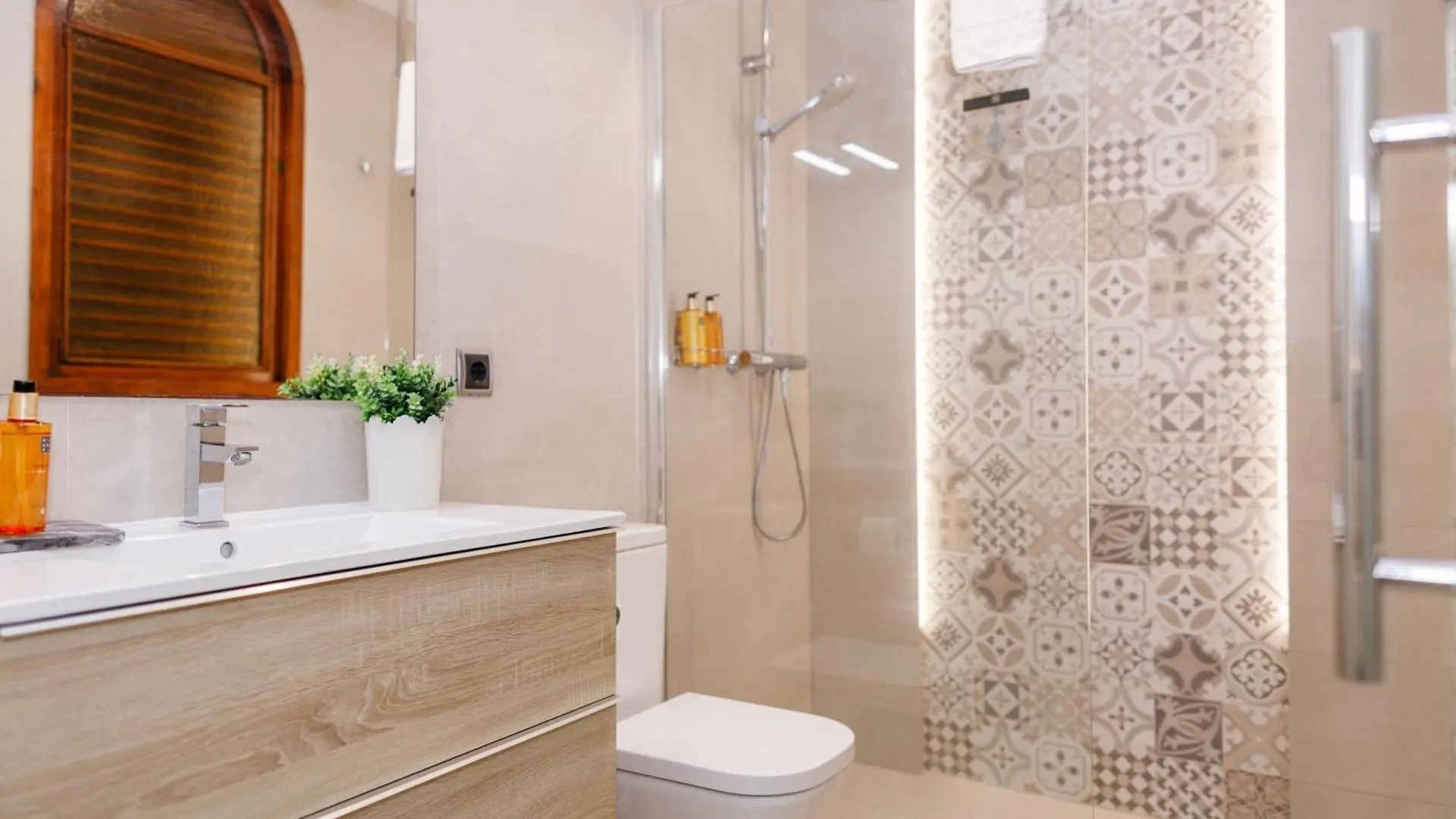 Luxurious Villa La Paz: Beach, Port Aventura Golf Salou Spagna
