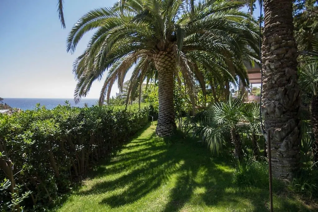 Luxurious Villa La Paz: Beach, Port Aventura Golf Salou Spain