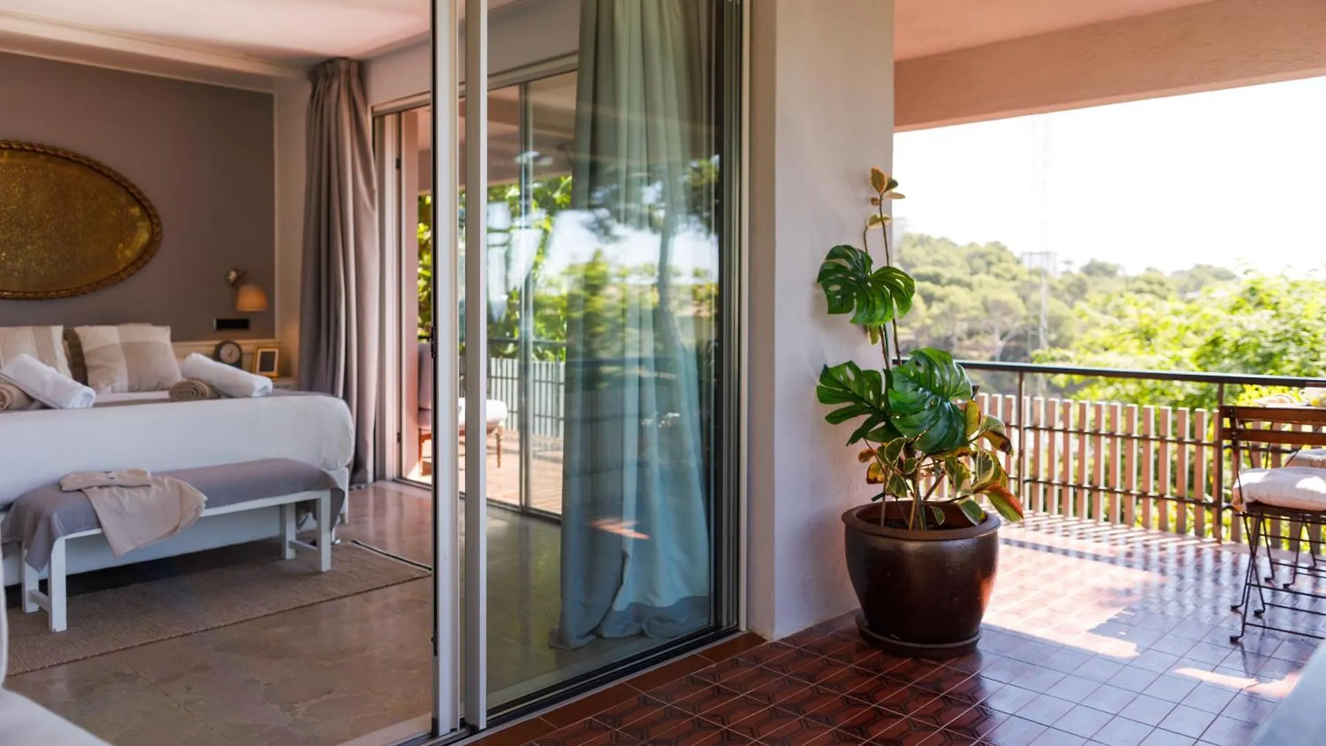 Luxurious Villa La Paz: Beach, Port Aventura Golf Salou