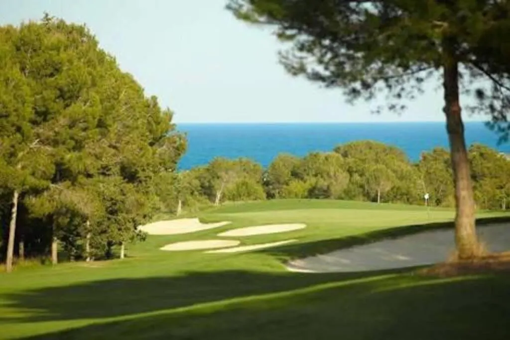 Luxurious Villa La Paz: Beach, Port Aventura Golf Salou