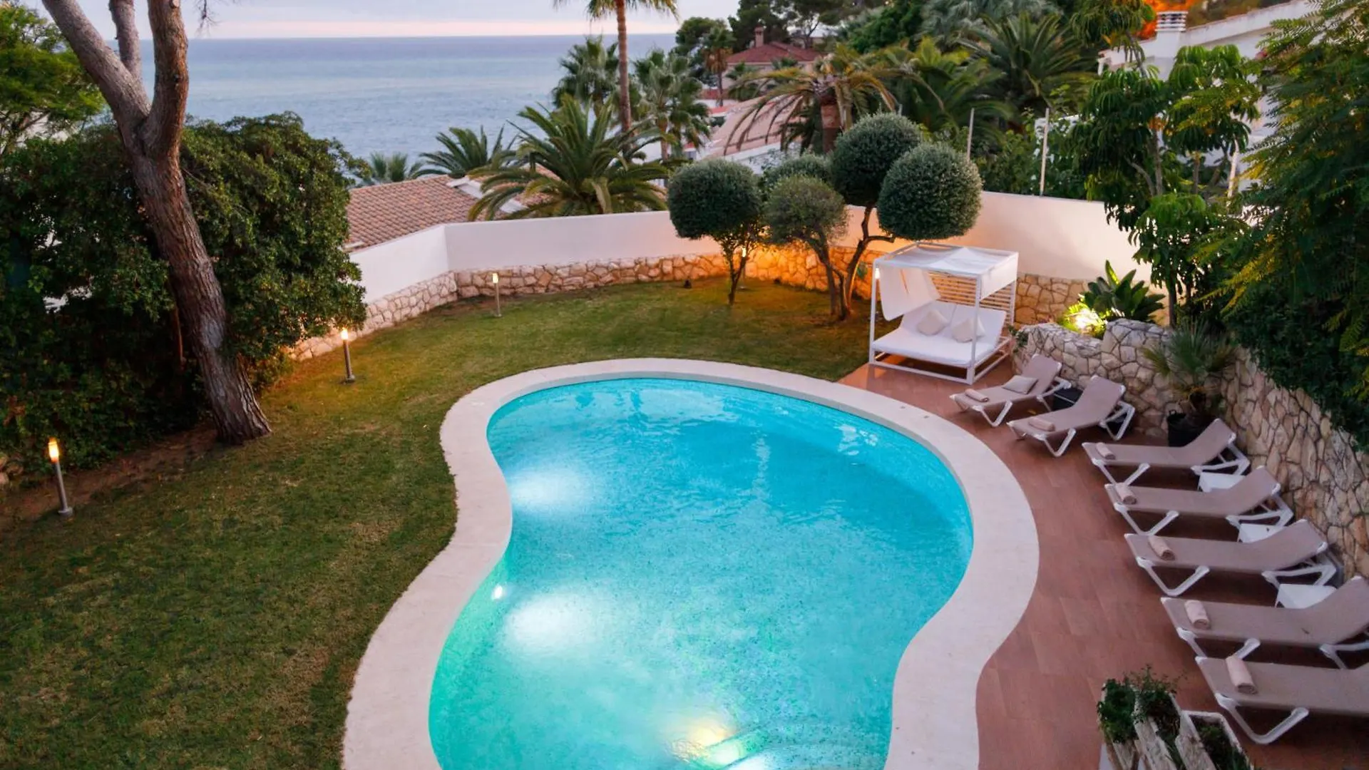 Luxurious Villa La Paz: Beach, Port Aventura Golf Salou