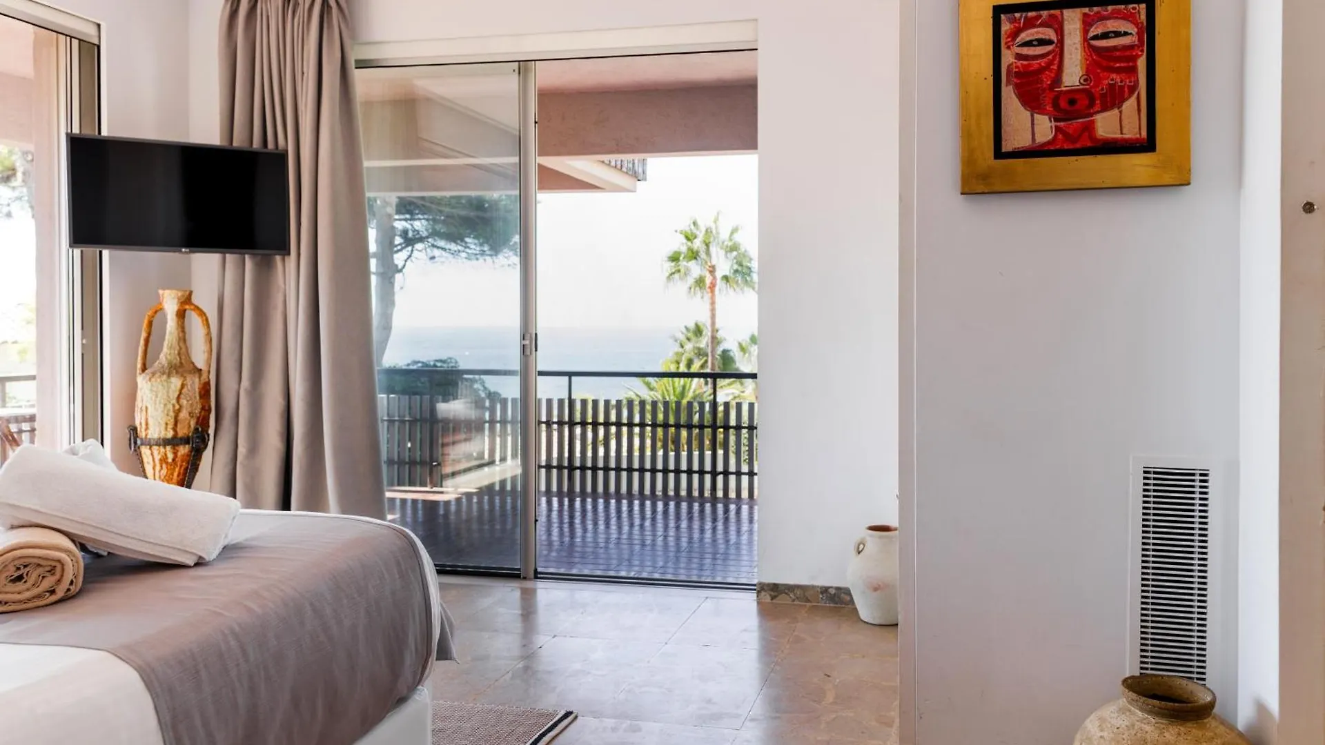 Luxurious Villa La Paz: Beach, Port Aventura Golf Salou