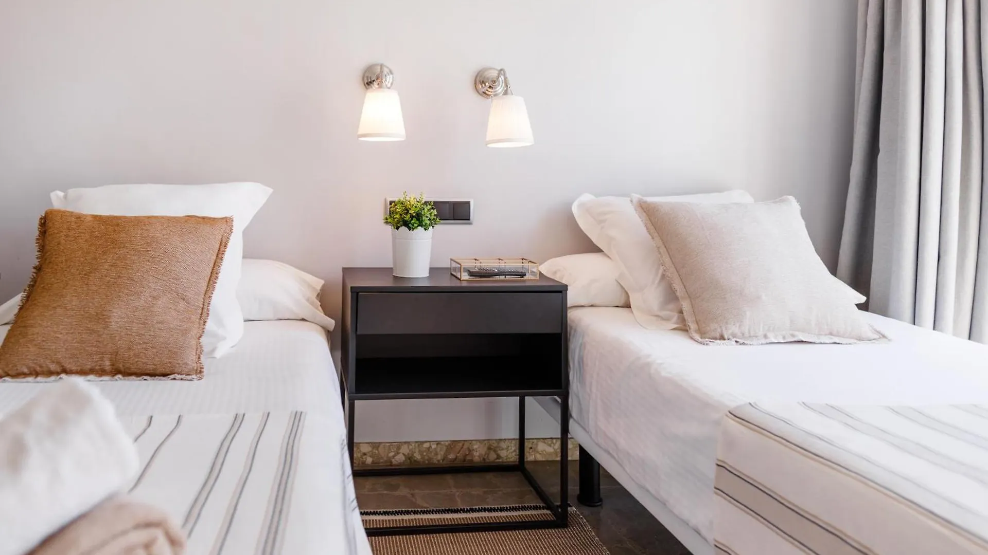 Luxurious Villa La Paz: Beach, Port Aventura Golf Salou